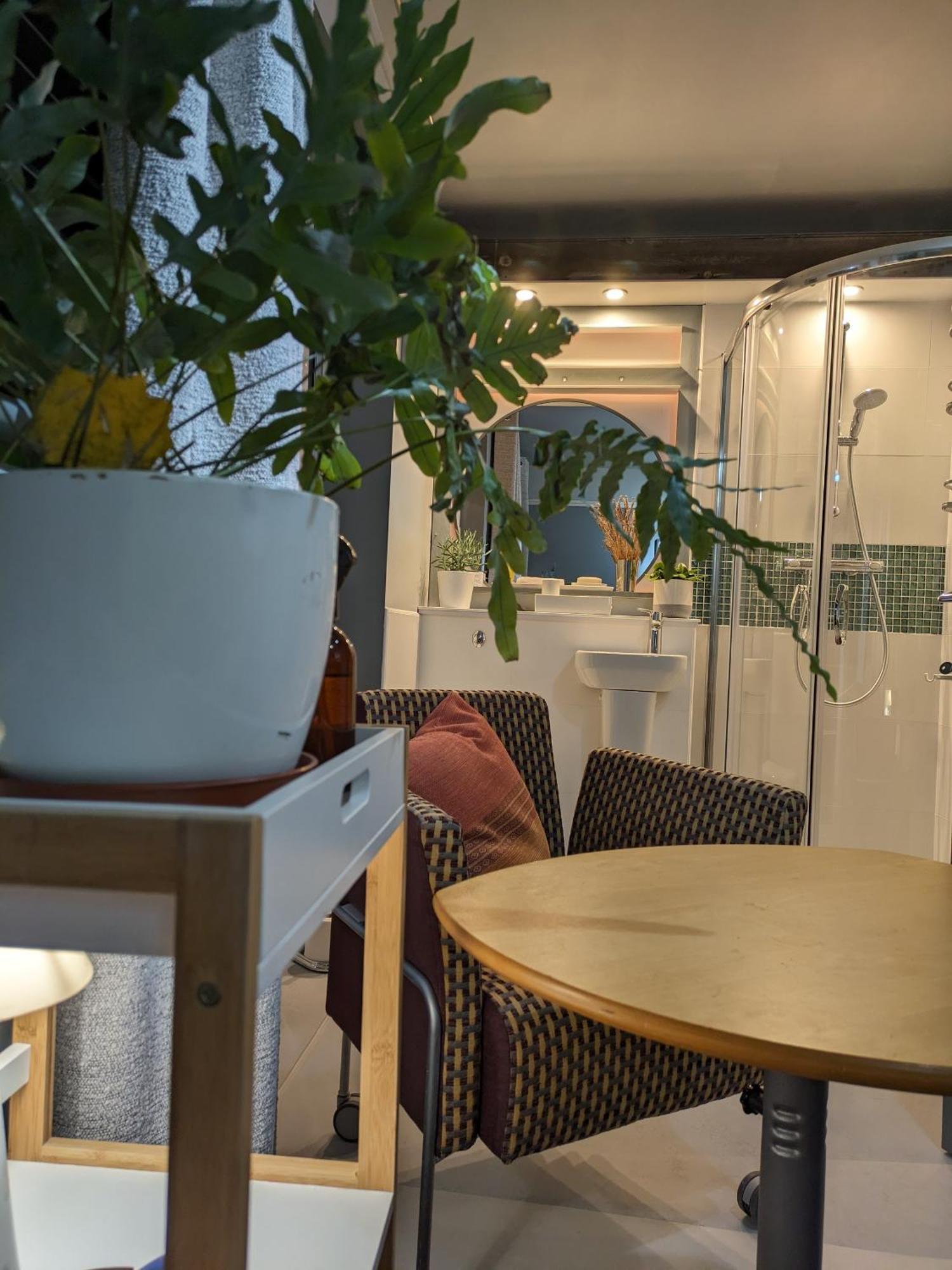 2 Homestay Guest Rooms Huntingdon Eksteriør billede